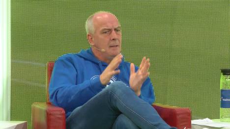 Werden die Stadien in Deutschland nicht mehr voll? Mario Basler ist sich beim Doppelpass on Tour sicher, dass die Ticketpreise aktuell viel zu teuer sind.