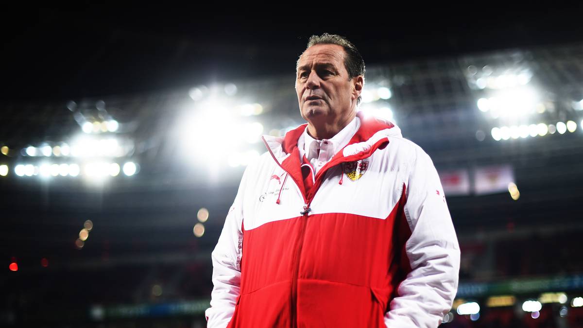 Freitag, der 13. und Abstiegskampf: Huub Stevens tritt zum Auftakt des 25. Spieltags mit dem VfB Stuttgart bei Bayer Leverkusen an. Der VfB braucht dringend einen Sieg, der Trainer auch. Ansonsten könnte der Tag wirklich zu einem Unglückstag werden