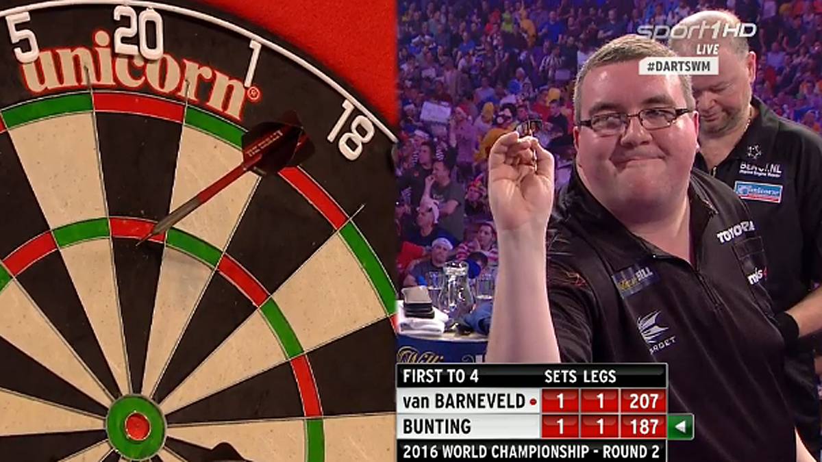 Die Abendsession eröffnet mit einem echten Knaller: Stephen Bunting im Vordergrund...