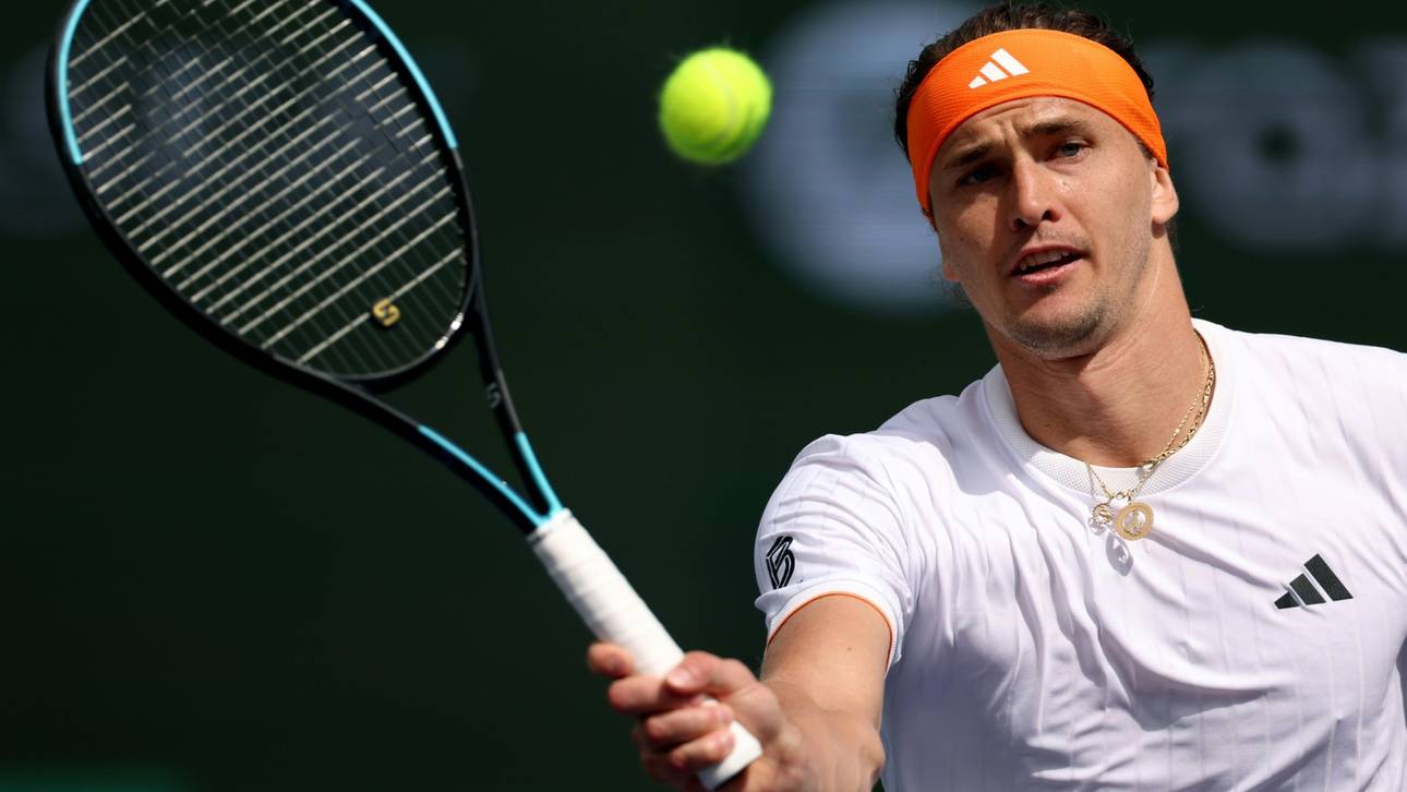 Zverev müht sich ins Achtelfinale