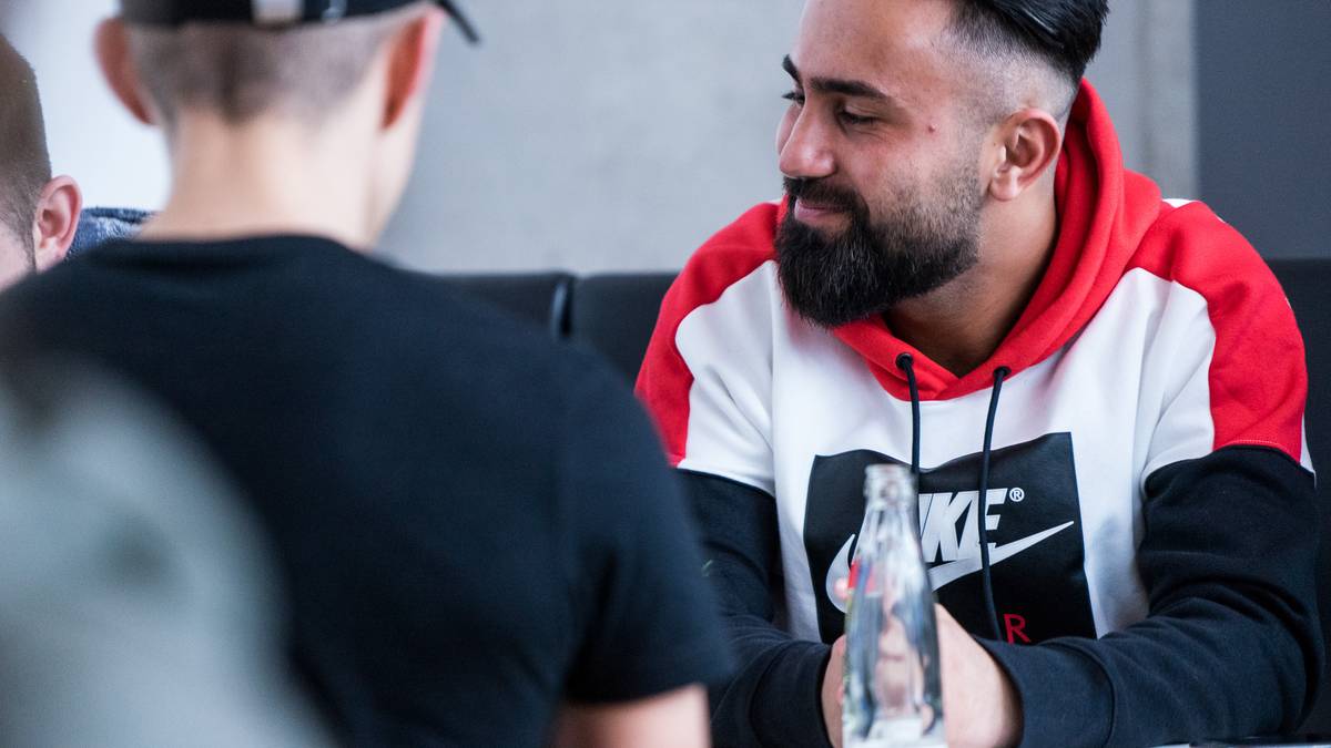 Cihan Yasarlar von RB Leipzig zeigte sich am Freitag vor den ersten Matches noch entspannt. Er war ohne Qualifikation als Titelverteidiger für die Endrunde gesetzt