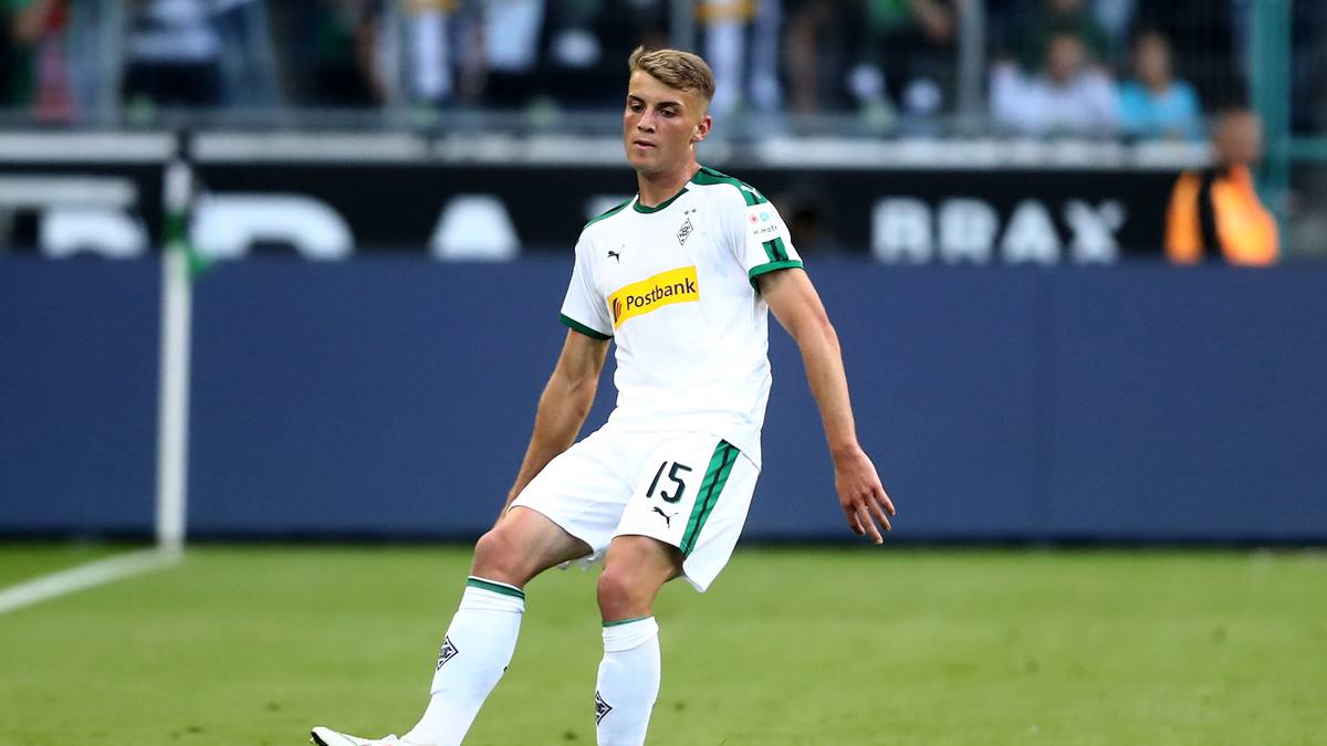 JORDAN BEYER: Der 18-Jährige zahlte Lehrgeld. Wurde bei Dortmunds erster Großchancen durch Reus (20.) allzu einfach überspielt. Leitete mit seinem Fehlpass die BVB-Führung ein. Ließ vor dem 1:2 Torschütze Reus in seinem Rücken ziehen (54.). Ließ sich davon aber nicht verunsichern, mit Steigerung im weiteren Verlauf. SPORT1-Note: 4,5
