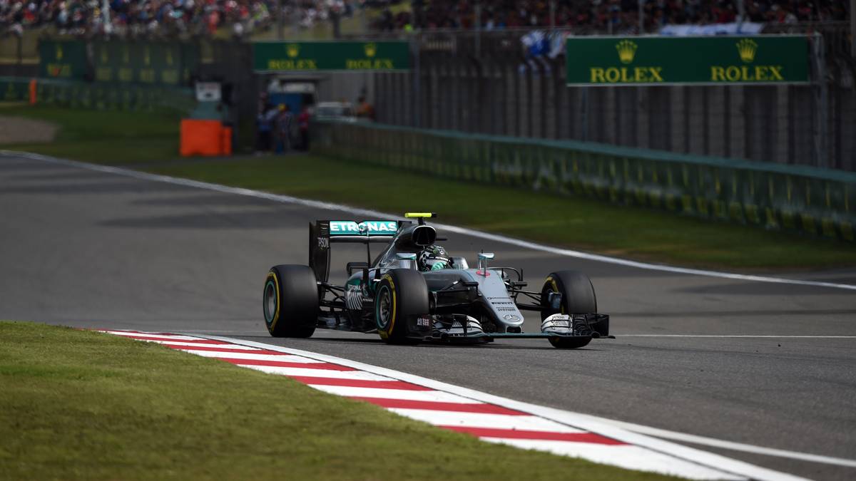 Rosberg zieht derweil einsam seine Kreise. Der Wahl-Monegasse distanziert seine Verfolger früh und fährt einen ungefährdeten Sieg ein