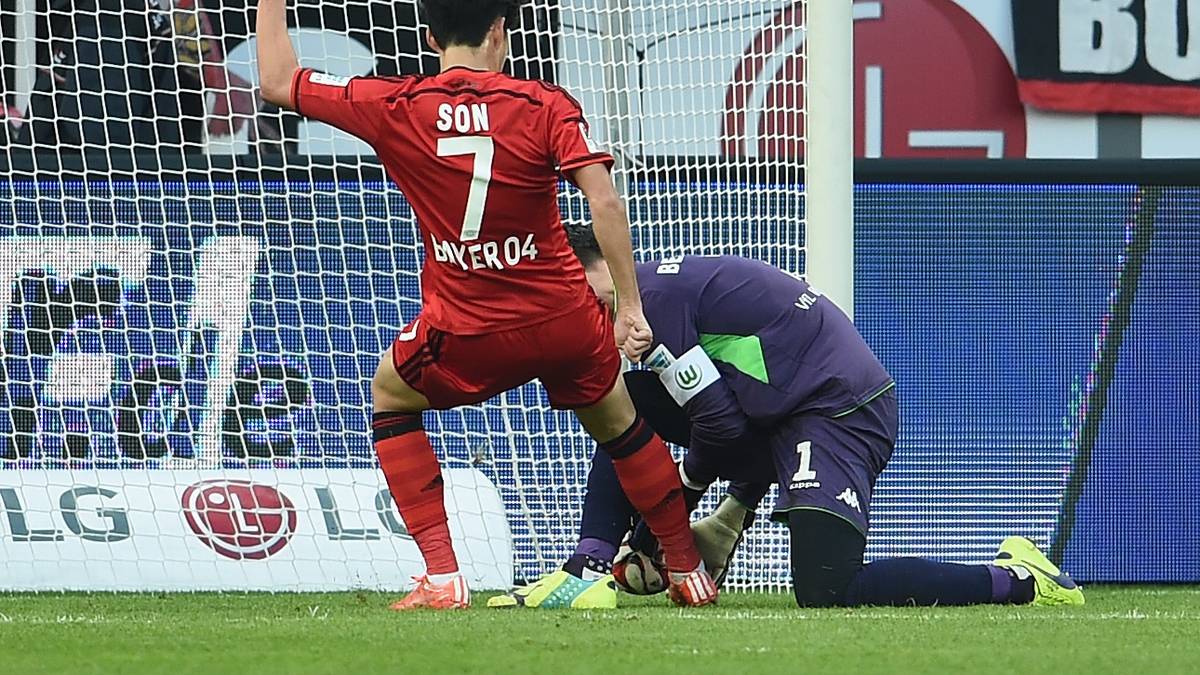 Dann dreht Heung-Min Son groß auf. Nach einem Patzer von Diego Benaglio stochert er die Kugel zum 1:3 über die Linie.