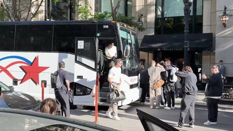 Die deutsche Nationalmannschaft ist in den USA angekommen. In Chicago wird der DFB-Tross die ersten Tage der Mission "WM 2026" verbringen. Dabei wandelt man auf den Spuren eines Weltmeisters.