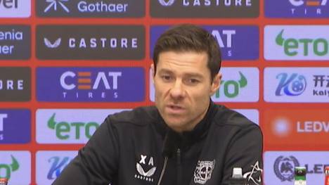 Werkself-Coach Xabi Alonso äußert sich über mögliche Transfers in der Winterperiode. Des Weiteren spricht der Spanier auch über einen möglichen Einfluss von Jürgen Klopp bei RB Leipzig.