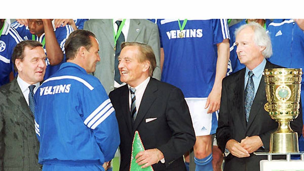 Immerhin gelingt mit dem Pokalsieg, dem ersten seit 1972, ein etwas versöhnliches Ende