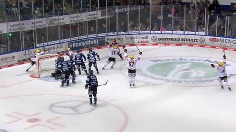 Die Löwen Frankfurt gewinnen in der DEL Sekunden vor Schluss bei den Iserlohn Roosters. Während der Stadionsprecher noch den 3:3-Ausgleich feiert, treffen die Gäste entscheidend.
