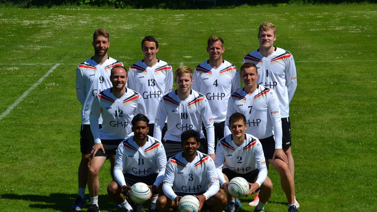 FAUSTBALL: Die deutschen Faustballer sind weltweit das Maß aller Dinge - und das schon seit sechs Jahren. Seit dem WM-Titel 2011 gewann das deutsche Team jeden wichtigen Titel, bei der WM 2015 in Argentinien gaben die "Unschlagbaren" keinen einzigen Satz ab. Verspricht das eine Gold-Garantie in Breslau?