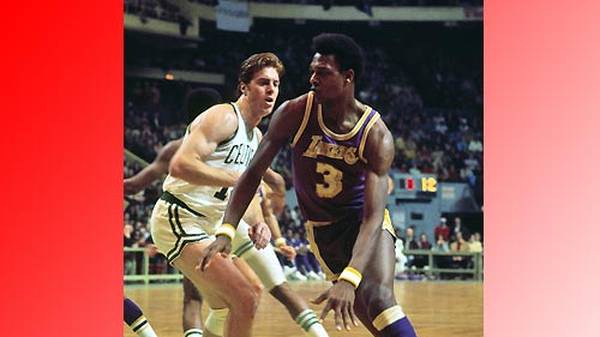 Mit 17 abgeblockten Würfen beim 111:98-Heimsieg der L.A. Lakers im Oktober 1973 gegen die Portland Trail Blazers ist Elmore Smith  allerdings unerreicht. SPORT1 erinnert an die besten Shot-Blocker der NBA-Geschichte