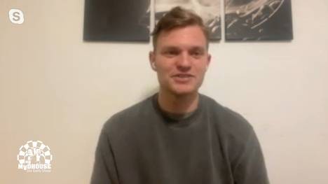 Handballnationalspieler Timo Kastening spricht in der ersten "Madhouse" Folge über den Weltmeister Michael Smith, den er für lange Zeit zur Dartselite zählt.