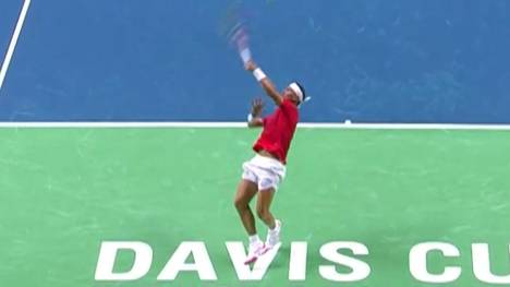 Eine Tennis-Ära geht zu Ende: Zum Auftakt der Davis-Cup-Finals in Malaga betritt Rafael Nadal noch ein letztes Mal die ganz große Bühne. Im ersten Einzel gegen die Niederlande trifft er auf Botic van de Zandschulp.