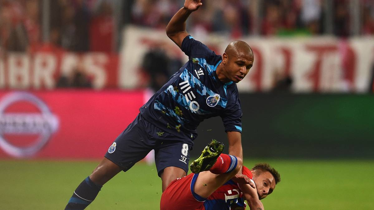 RAFINHA: Der Brasilianer war auf der Hut, ließ gegen Brahimi nichts anbrennen, beteiligte sich dann auch immer mehr am Spiel nach vorne. SPORT1-Note: 2,5
