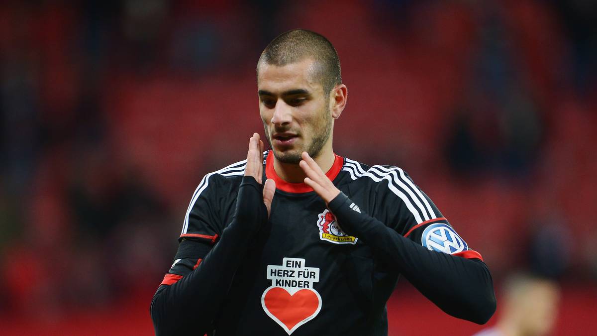 EREN DERDIYOK: Im eigenen Haushalt passieren statistisch gesehen die meisten Unfälle. Das muss auch Eren Derdiyok erfahren. Der ehemalige Stürmer von Bayer Leverkusen verletzt sich im eigenen Bad an einem zerbrochenen Zahnputzglas. Die Schnittwunde am Fuß muss mit mehreren Stichen genäht werden