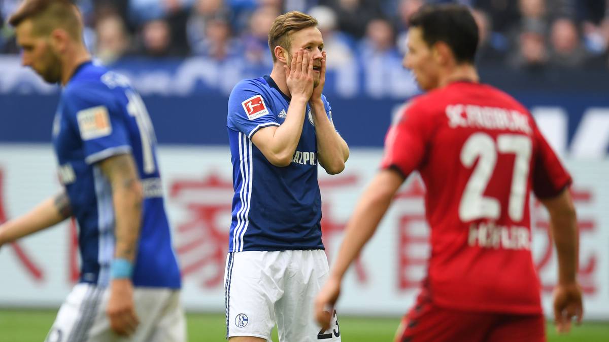 CEDRIC TEUCHERT: Ausgestattet mit einem "Torriecher wie ein eingebautes GPS-Gerät". Sagt Tedesco über ihn. Bestätigte seinen Trainer mit Testspiel-Treffern gegen Essen (1:0) und Florenz. Hat sicher ein Jahr Zeit, sich angesichts der Konkurrenz im Sturm auf Schalke einzufinden