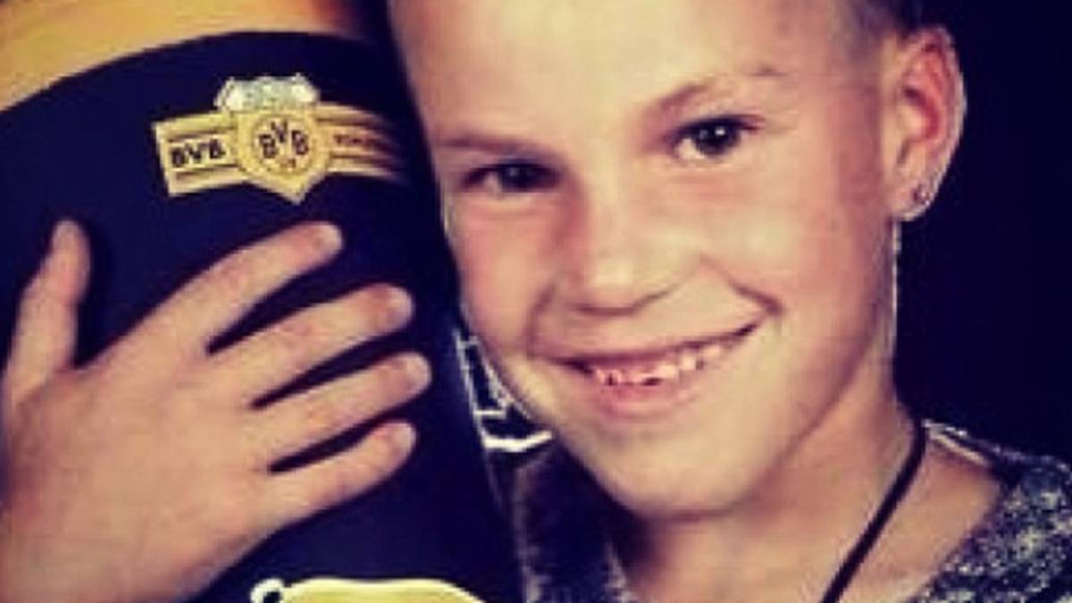 Keine Frage: Als gebürtiger Dortmunder ist Großkreutz von Kind auf BVB-Fan – und mit sämtlichen Fan-Utensilien ausgestattet. In der Jugend kickt er erstmals für seinen Lieblingsklub, muss die Schwarz-Gelben 2002 aber wieder verlassen. Der Grund: Er ist zu schmächtig