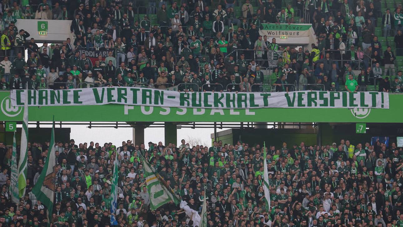 Dieses Banner tauchte nach Abpfiff auf