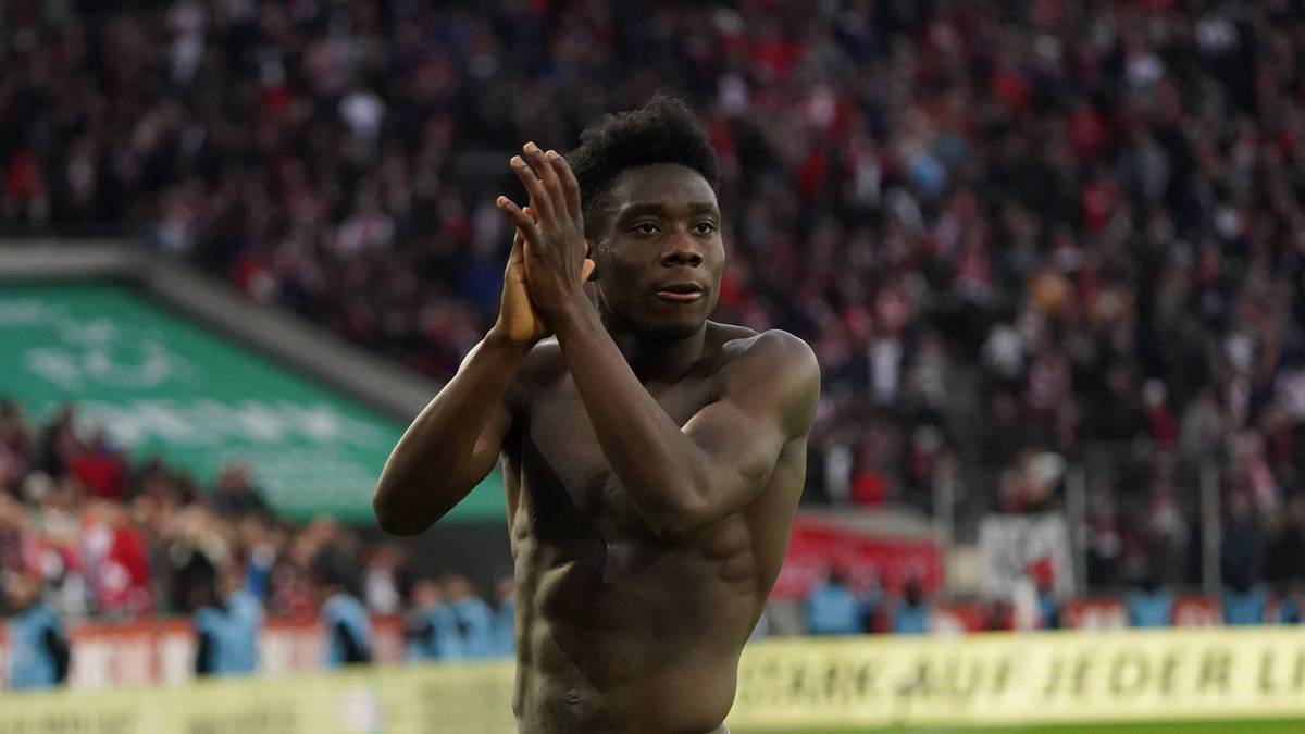 Alphonso Davies Verlangert Beim Fc Bayern Sein Aufstieg Zum Star