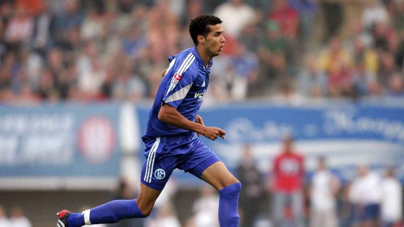 Joseph Laumann im Trikot des FC Schalke 04 beim DFB-Pokalspiel in Bremerhaven