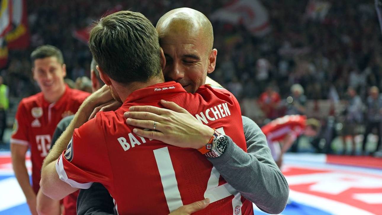 Pep Guardiola und Xabi Alonso nach dem DFB-Pokal-Finale 2016