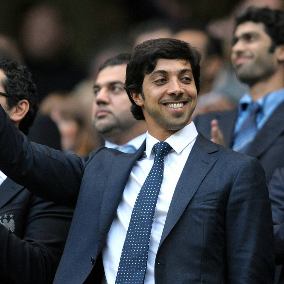 Mancity Klub Boss Scheich Mansour Ersteigert Historische Fa Cup Trophae