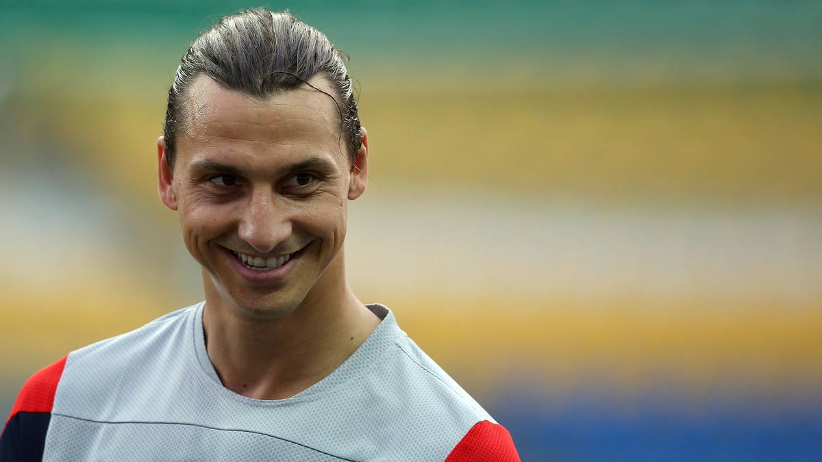 Oder auch diese Aktion aus dem vergangenen Jahr: Die schwedische Nationalmannschaft der geistig Behinderten ließ bei Ibrahimovic anfragen, ob er mit einer Trikotversteigerungsaktion bei der Finanzierung der WM-Reisekosten mithelfen könne. Ibrahimovic' Antwort: "Was zum Teufel wollt ihr mit meinem Trikot?" Er finanzierte die ganze WM-Fahrt