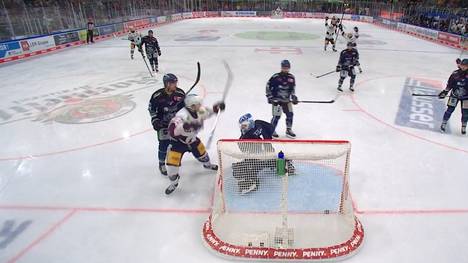 Die Straubing Tigers und die Eisbären Berlin liefern sich in Spiel 2 der DEL-Halbfinalserie einen packenden Schlagabtausch. Die Entscheidung fällt erst in der dritten Overtime - nach über 110 Minuten Spielzeit!