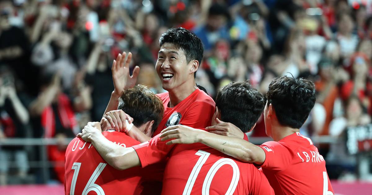 Корейская фифа. Испания и Южная Корея отношения. FIFA World Cup 2022 South Korea. Korea Football Sonny. Южная Корея vs VR.