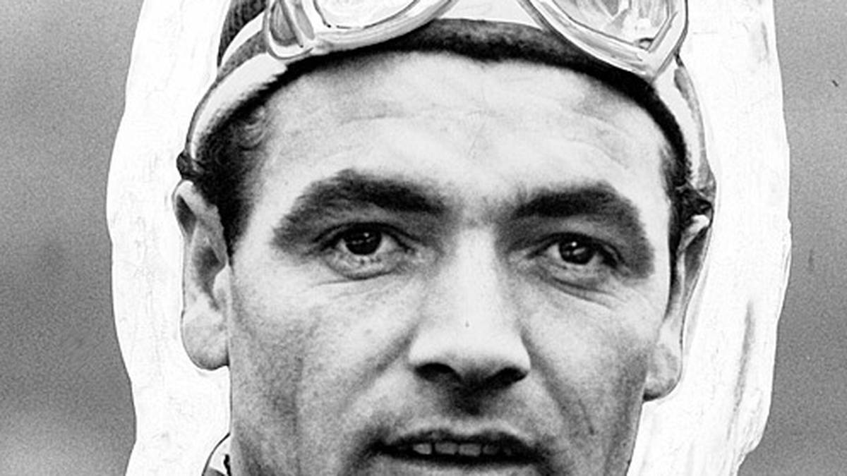 Zwei Tage später wird erstmals ein Deutscher Weltrekordhalter. Sepp Weiler landet in Oberstdorf bei 127 Metern