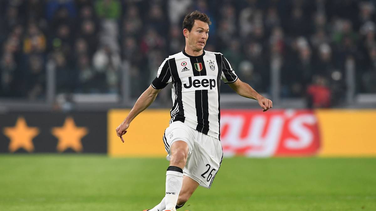 STEPHAN LICHTSTEINER (Juventus Turin): Nach der Verpflichtung von Dani Alves ist der Schweizer Nationalspieler auf Juves rechter Abwehrseite nur noch zweite Wahl. Im vergangenen Sommer machten bereits Spekulationen um einen Abschied die Runde