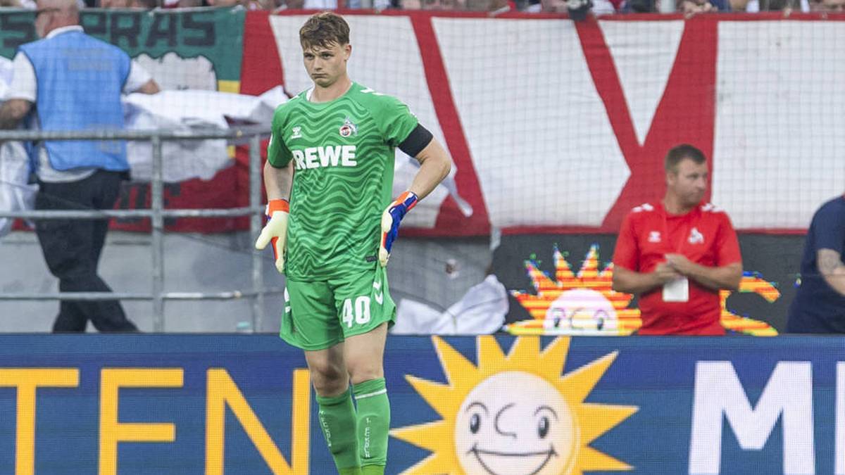 Cologne goalkeeper Jonas Urbig played a key role in Hamburger SV taking a 1-0 lead