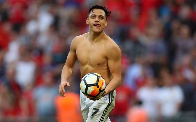 Fans Von Manchester United Kritisieren Alexis Sanchez Wegen Werbefotos