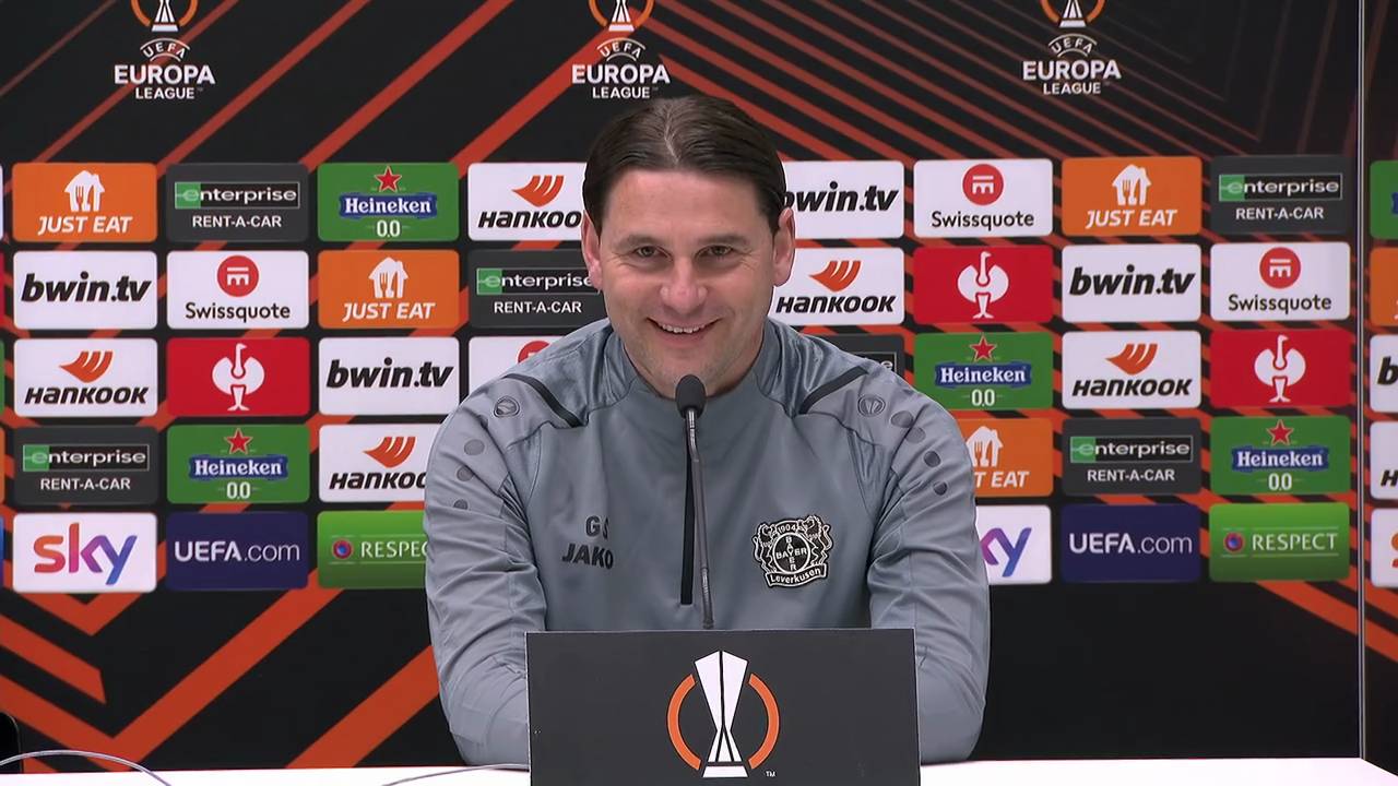 Faux-pas auf der Pressekonferenz von Gerardo Seoane von Bayer 04 Leverkusen