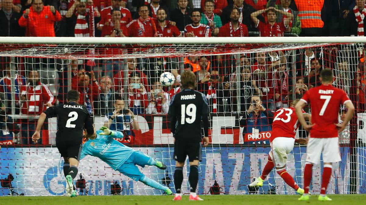 PLATZ 3: 2017 geht Bayern nach der bitteren Pleite 2014 mit Revanchegelüsten ins erneute Duell: Im Viertelfinale geht es wieder gegen die Königlichen. Das Hinspiel beginnt optimal, Arturo Vidal trifft zum 1:0. In der Nachspielzeit der ersten Hälfte hat der Chilene die Chance zum Doppelpack, sein Strafstoß geht jedoch in den Münchner Nachthimmel