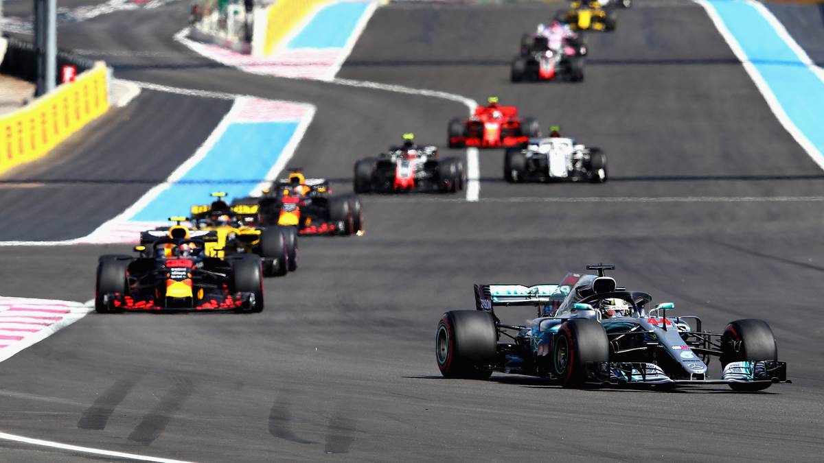 RENNEN 8 - FRANKREICH: Es geht hin und her. In Le Castellet übernimmt Hamilton nach einem souveränen Start-Ziel-Sieg wieder Rang eins in der Gesamtwertung. Vettel fährt nach dem Start in Bottas rein, wird nur Fünfter. Beide hätten dem fünfmaligen Champion gefährlich werden können