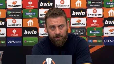 Nach dem 2:2-Unentschieden im Europa-League-Halbfinal-Rückspiel und dem damit verbundenen Ausscheiden der AS Roma gegen Bayer Leverkusen zeigt sich Roma-Trainer Daniele de Rossi versöhnlich. Er lobt die Spielweise von Leverkusen und beschreibt eine grundsätzliche Dynamik bei Bayer.