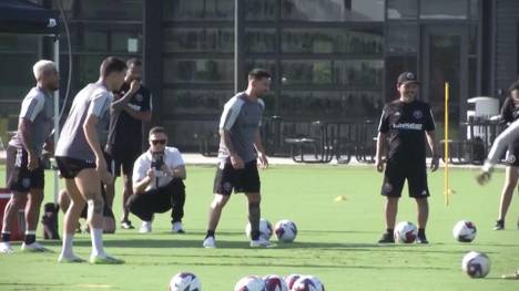 Nach seinem Wechsel in die MLS zu Inter Miami hat Lionel Messi erstmals mit seinem neuen Team trainiert.