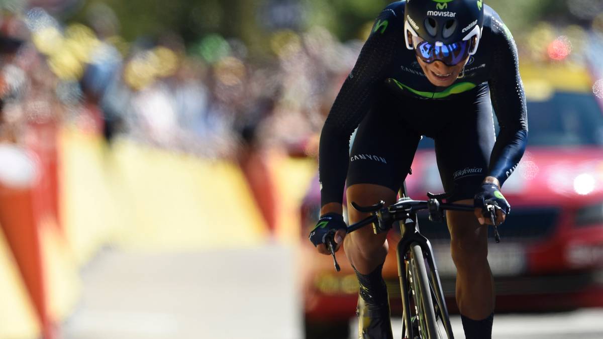 Konkurrent Nairo Quintana kann mit Froome nicht mithalten und landet am Ende mit über drei Minuten Rückstand nur auf Rang 20