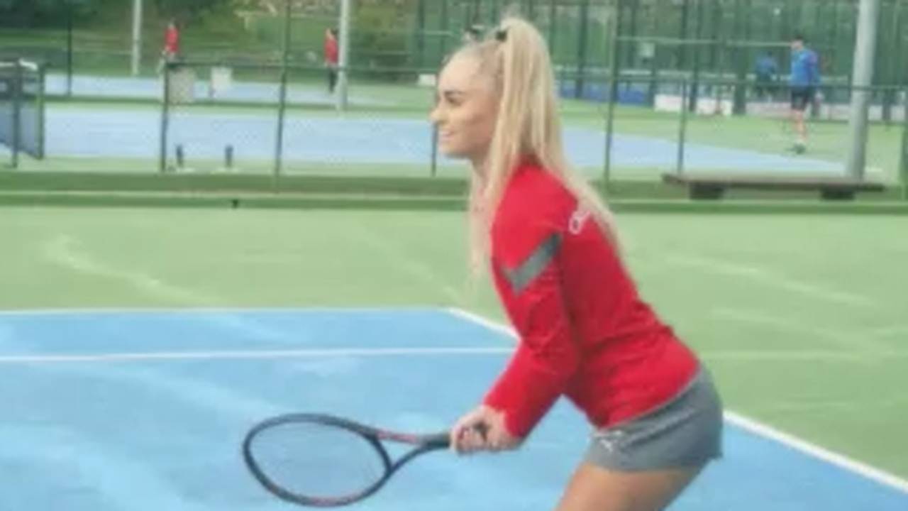 Alisha Lehmann nach diesem Foto von Petros Tsitsipas zum Tennis-Date geladen