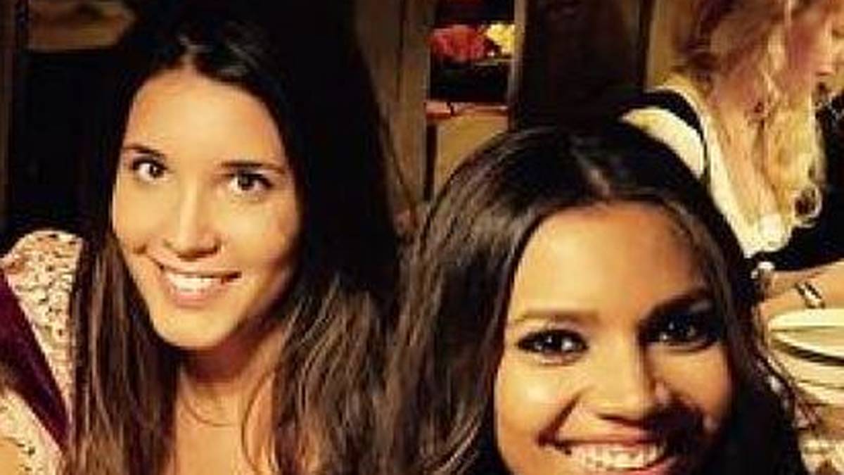 Dieses verführerische Lächeln hat wohl auch Bayerns Javi Martinez schwach werden lassen. Aline Brum (l.) ist die Frau an seiner Seite