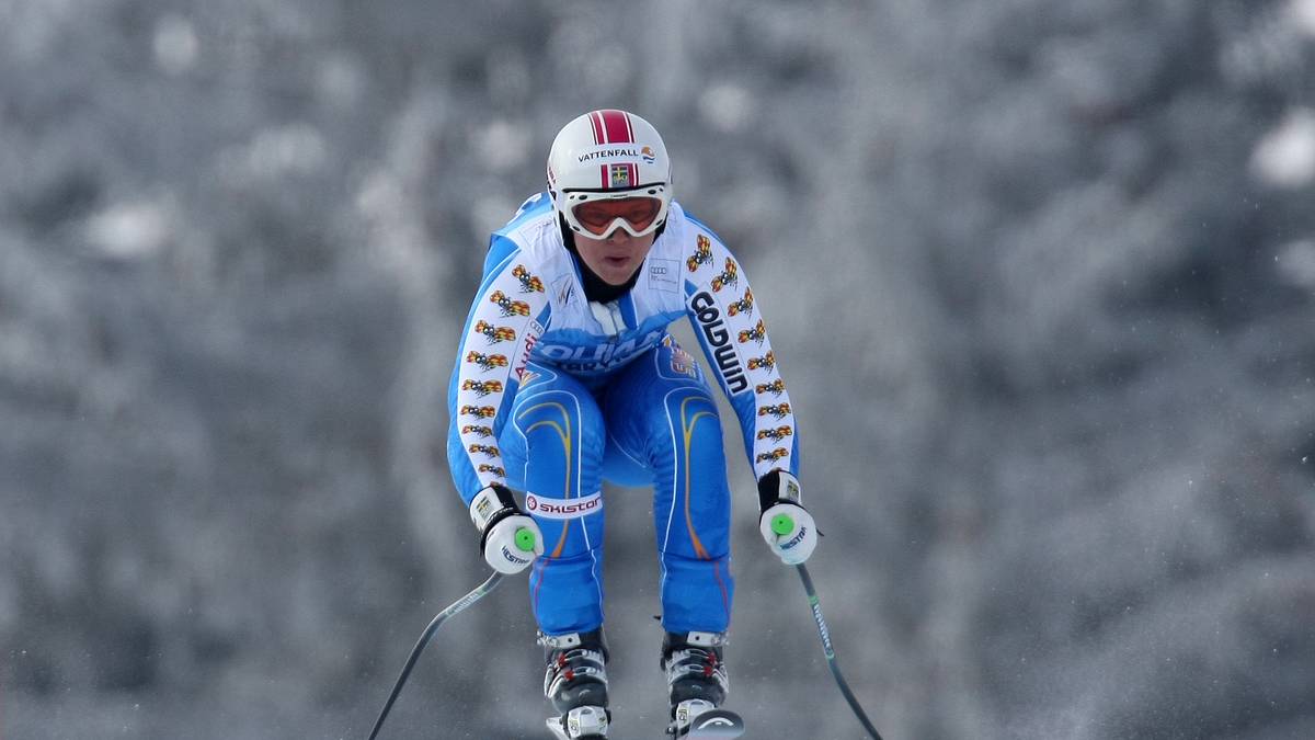 Ihre Stärken hatte die Schwedin in den Technik-Disziplinen, aber bei der Heim-WM in Are 2007 feierte sie neben dem Titel in der Super-Kombi auch Gold in Abfahrt und Super-G. Dazu kamen Olympisches Gold im Slalom (Turin 2006) und vier weitere WM-Titel. Zweimal triumphierte sie im Gesamtweltcup (2003/04, 2004/05). Insgesamt fuhr die Schwedin 42 Weltcup-Siege ein