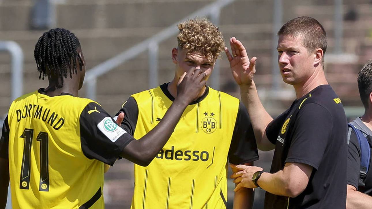 Mike Tullberg (r.) ist Trainer der U19 von Borussia Dortmund