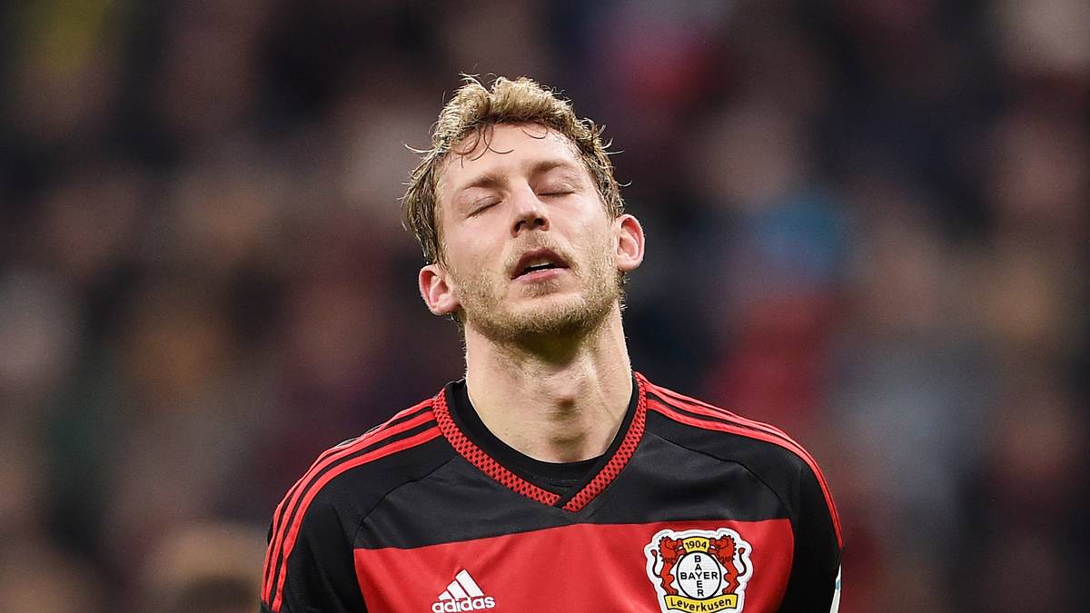 STEPHAN KIEßLING (bis 67.): Stand zur Winterpause kurz vor einem Wechsel zu Hannover 96. Derzeit auch im Bayer-Trikot abstiegsreif. In Villarreal einmal mehr ohne Bindung zum Spiel. Lieferte Bundestrainer Joachim Löw weitere Argumente, ihn nicht zu nominieren - SPORT1-Note: 5