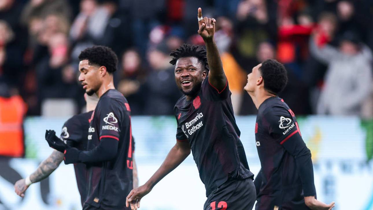 Leverkusens Edmond Tapsoba kann mit seinem Tor einen 4:0-Erfolg gegen St. Pauli feiern