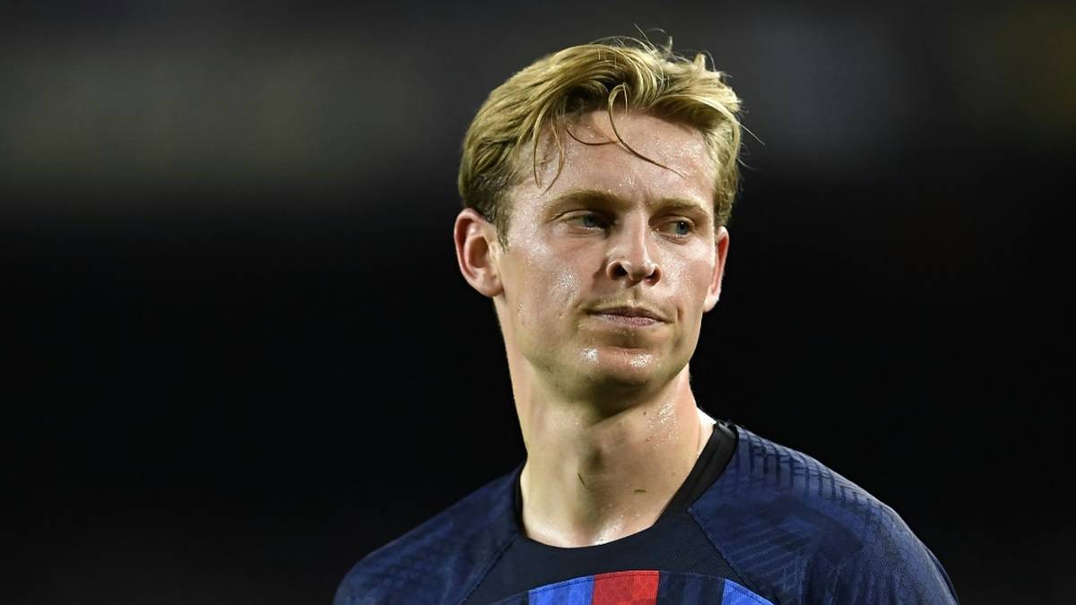 Barca-Boss behauptet: De Jong will bleiben!