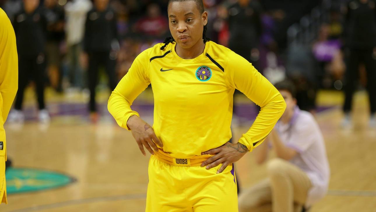 Basketball-Star fliegt aus Team