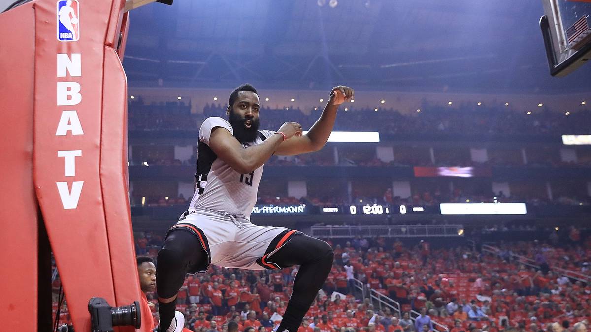 PLATZ 5 - JAMES HARDEN (Houston Rockets): 28,5 Punkte pro Spiel in den Playoffs sind eine starke Leistung und stellen zudem einen Karrierebestwert dar. In der ersten Runde führt Harden die Rockets zu einem 4:1-Sieg über Oklahoma City. In den Conference Semifinals ist dann aber gegen die San Antonio Spurs Schluss 