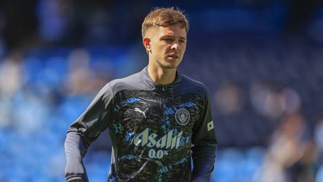 Dass Nick Woltemade beim FC Bayern auf der Wunschliste steht, ist längst kein Geheimnis mehr. Nun hat Stuttgarts Sportvorstand Fabian Wohlgemuth zur aktuellen Situation Stellung bezogen. Außerdem soll der BVB Frankfurt bei einem Youngster zuvorkommen.
