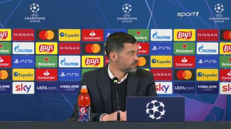 Der FC Porto schafft die Sensation und schmeißt Landsmann Cristiano Ronaldo mit Juventus Turin aus der Champions League. Auf der obligatorischen Pressekonferenz scheint das aber niemanden zu interessieren.
