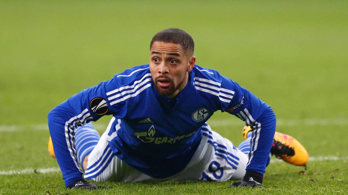 SIDNEY SAM kam vor der Zeit von Christian Heidel, der Manager verlieh ihn dann erst an Darmstadt 98 und schließlich an den VfL Bochum, wo er aktuell noch kickt. Er kam 2015 mit viel Vorschusslorbeeren, war dann aber eine Enttäuschung für die Königsblauen und Heidel